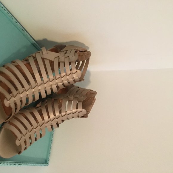 Gold wedges - Picture 2 of 3